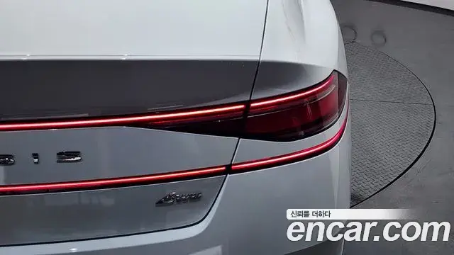 Genesis G90 2022 — Photo 28/41