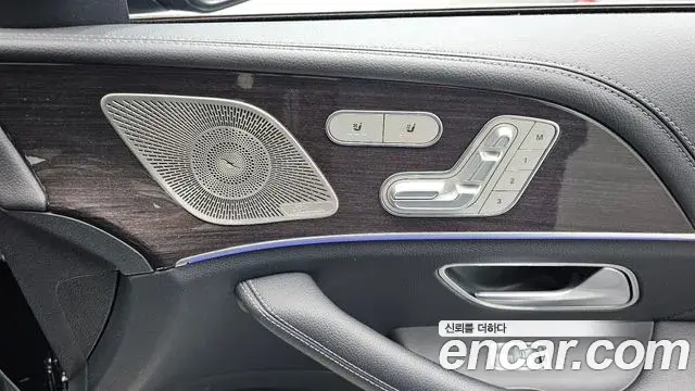 Mercedes-Benz GLE-Class 2021 — Фото 19/20