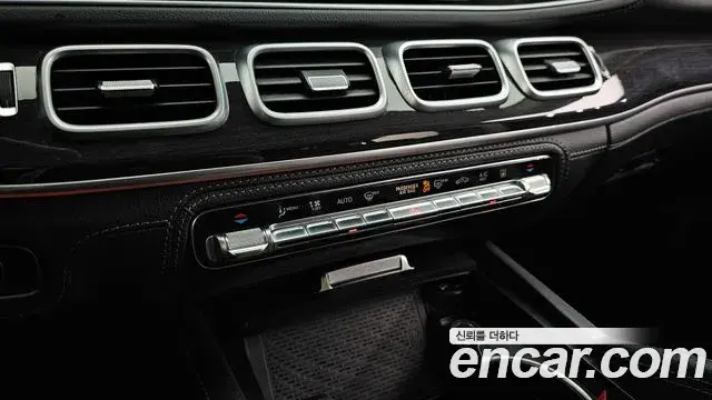 Mercedes-Benz GLE-Class 2021 — Şəkil 16/34