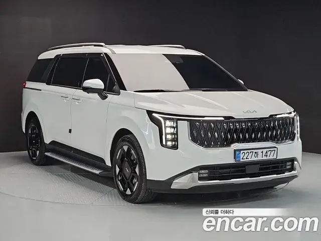 Kia Carnival 2025 — Фото 1/20