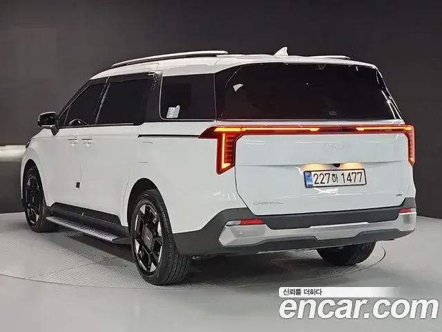 Kia Carnival 2025 — Фото 2/20