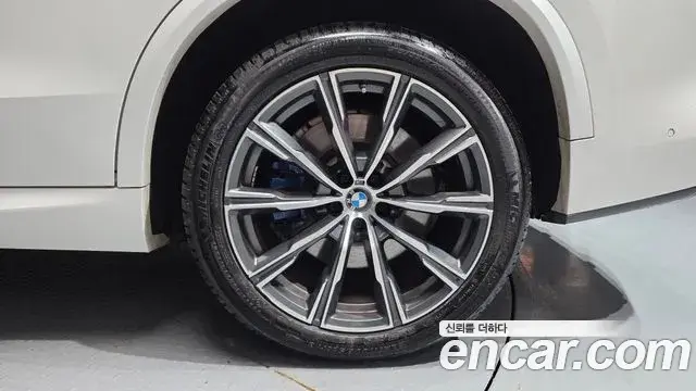 BMW X5 2021 — Şəkil 17/34