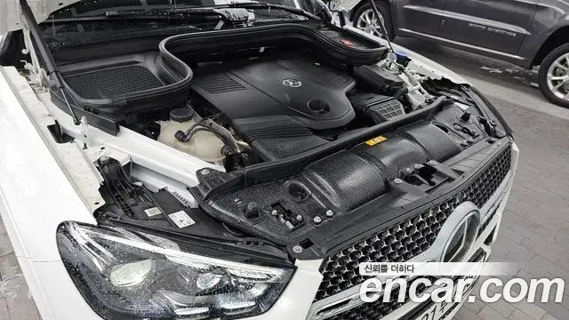 Mercedes-Benz GLE-Class 2025 — Photo 15/20