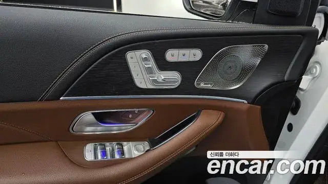 Mercedes-Benz GLE-Class 2025 — Photo 10/20