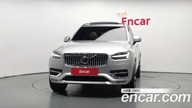 Volvo XC90 2022 — ფოტო 10/20