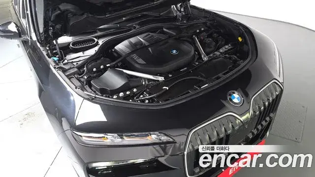 BMW 7 Series 2025 — Photo 24/38