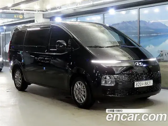 Hyundai Staria 2025 — Photo 4/18