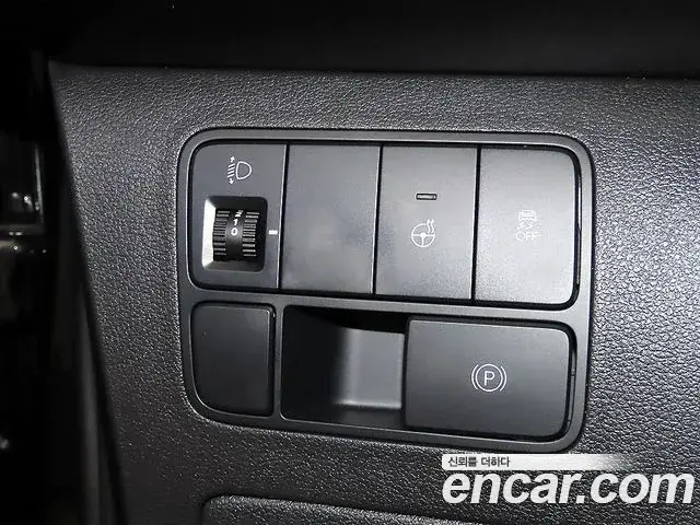 Hyundai Staria 2025 — Photo 12/18