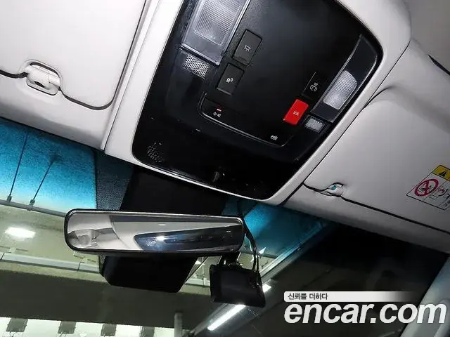 Hyundai Staria 2025 — Photo 14/18