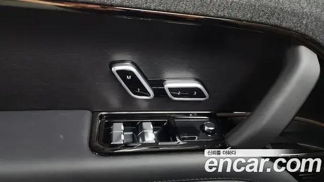 Land Rover Range Rover Sport 2025 — ფოტო 35/37