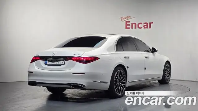 Mercedes-Benz S-Class 2022 — Photo 20/35