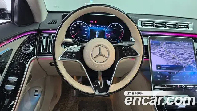 Mercedes-Benz S-Class 2022 — Photo 14/35