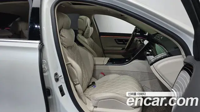Mercedes-Benz S-Class 2022 — Photo 24/35