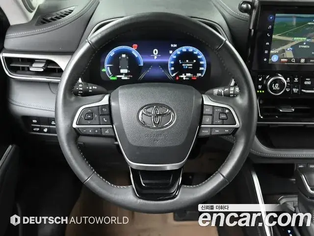 Toyota Highlander 2023 — Фото 13/20