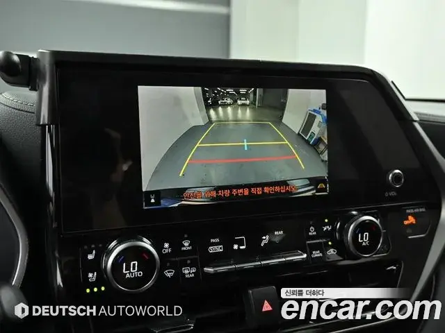 Toyota Highlander 2023 — Фото 15/20