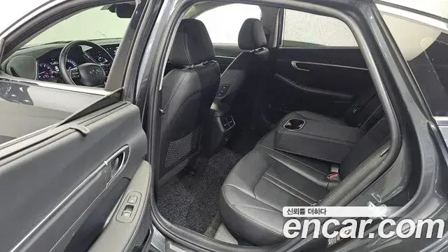 Hyundai Sonata 2022 — Фото 13/20