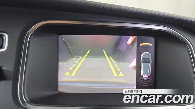 Volvo V40 Cross Country 2019 — ფოტო 31/31