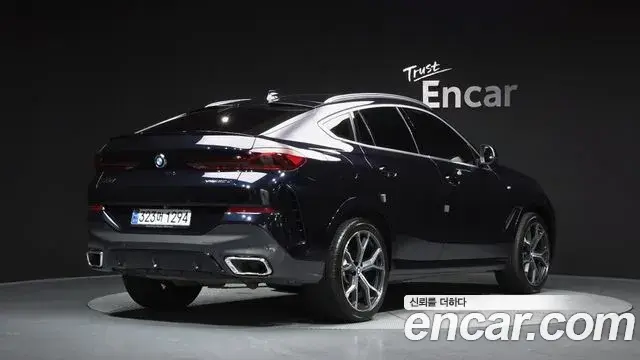 BMW X6 2022 — Photo 2/20