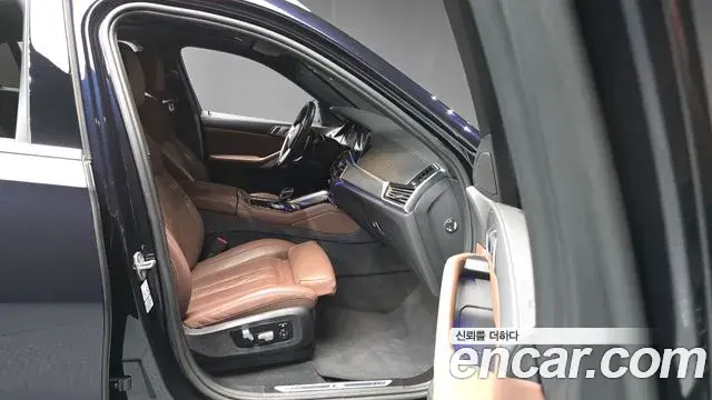 BMW X6 2022 — Photo 11/20
