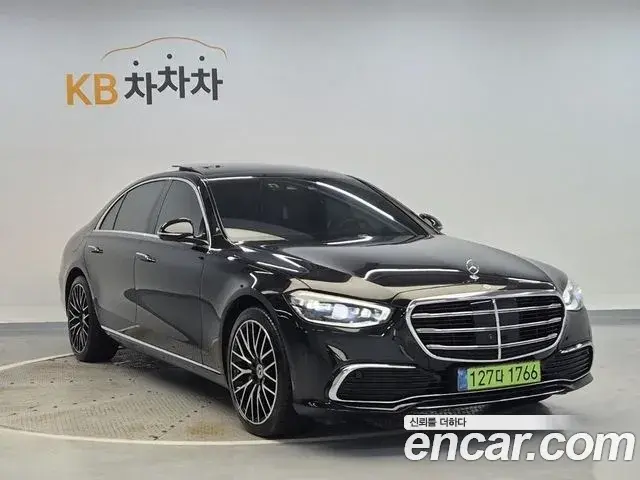Mercedes-Benz S-Class 2024 — Photo 17/18