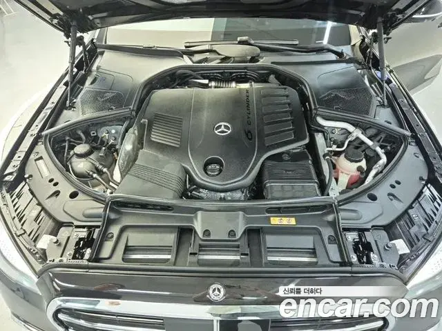 Mercedes-Benz S-Class 2024 — Photo 5/18