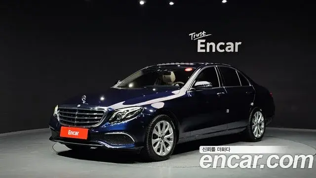 Mercedes-Benz E-Class 2018 — ფოტო 15/20