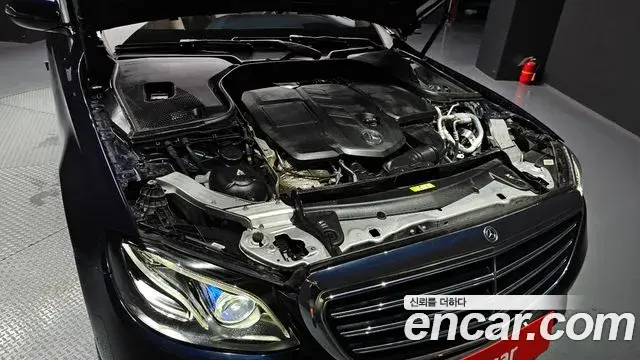 Mercedes-Benz E-Class 2018 — ფოტო 3/20