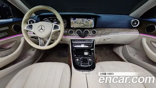Mercedes-Benz E-Class 2018 — ფოტო 16/20