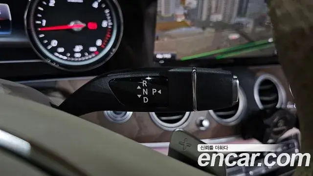 Mercedes-Benz E-Class 2018 — ფოტო 17/20