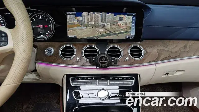 Mercedes-Benz E-Class 2018 — ფოტო 11/20
