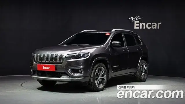 Jeep Cherokee 2020 — Photo 34/36