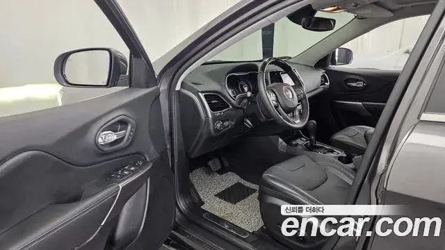 Jeep Cherokee 2020 — Photo 6/36