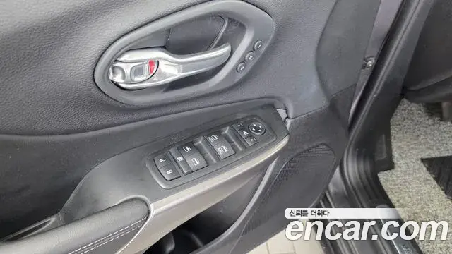Jeep Cherokee 2020 — Photo 22/36