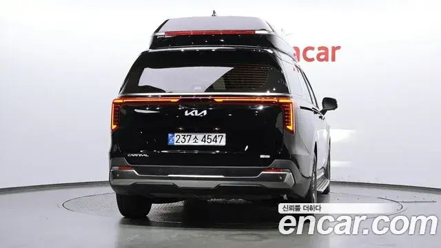Kia Carnival 2025 — ფოტო 33/34