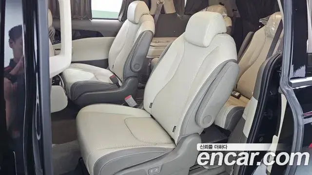 Kia Carnival 2025 — ფოტო 2/34