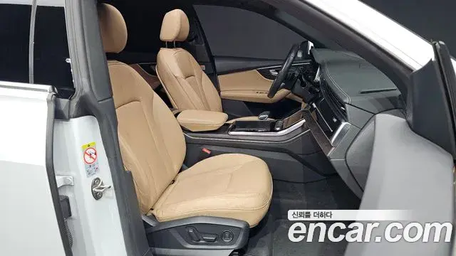 Audi Q8 2023 — ფოტო 19/20