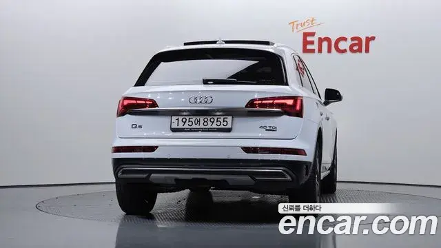 Audi Q5 2022 — Фото 4/20