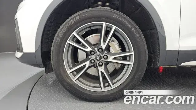 Audi Q5 2022 — Фото 5/20