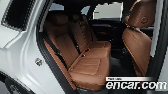 Audi Q5 2022 — Фото 11/20