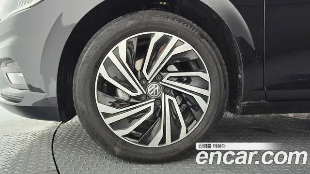 Volkswagen Jetta 2021 — Photo 4/20