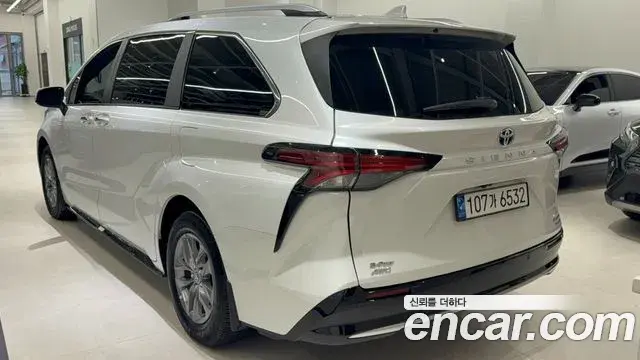 Toyota Sienna 2023 — Photo 14/14