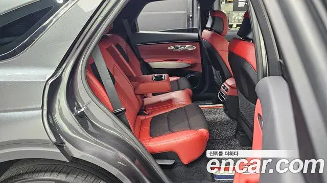 Genesis GV70 2021 — Photo 12/20
