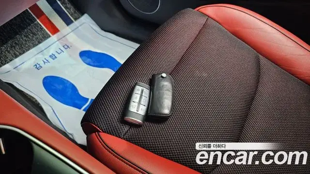 Genesis GV70 2021 — Photo 16/20