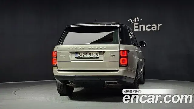 Land Rover Range Rover 2021 — Photo 35/38