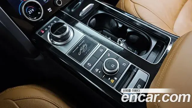 Land Rover Range Rover 2021 — Photo 36/38