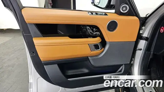 Land Rover Range Rover 2021 — Photo 37/38