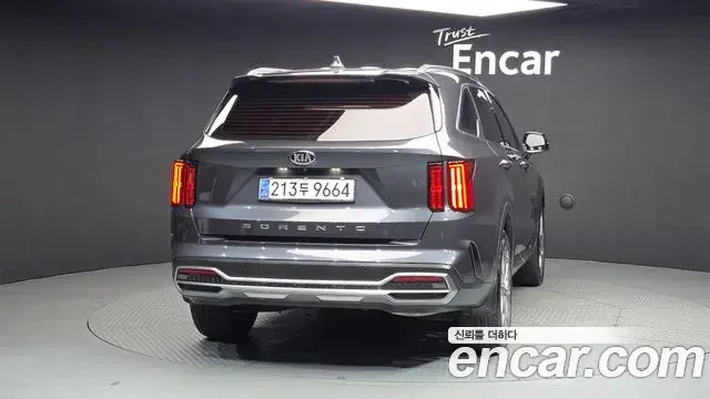 Kia Sorento 2021 — Фото 4/20