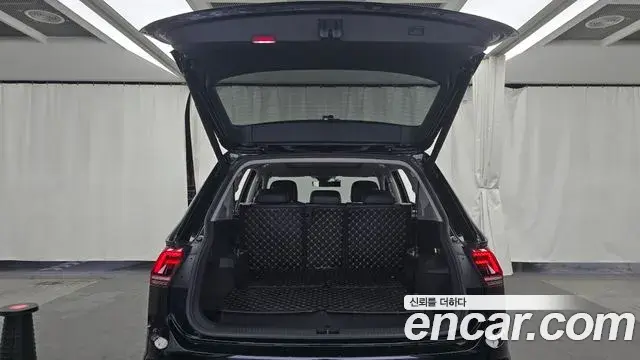 Volkswagen Tiguan Allspace 2020 — ფოტო 11/20