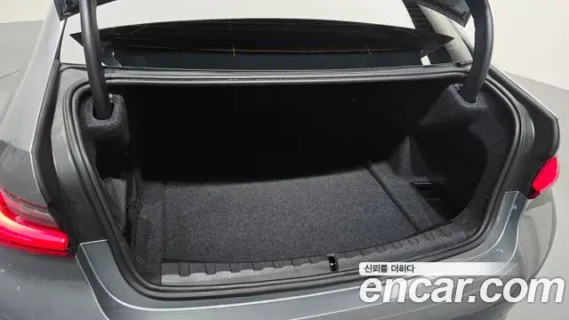 BMW 3 Series 2025 — Photo 3/35
