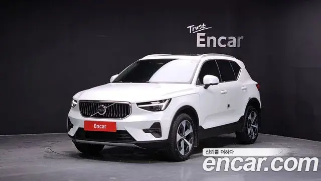 Volvo XC40 2025 — ფოტო 12/20